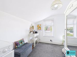 Bedroom- click for photo gallery